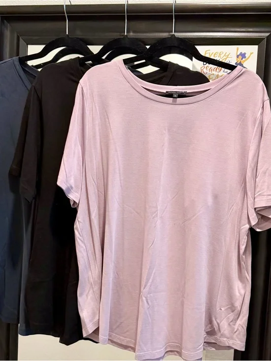 LOT OF 3 - Universal Standard Tee Rex Crew Neck Tee Shirt - US Size M (~18/20) - Picture 1 of 9